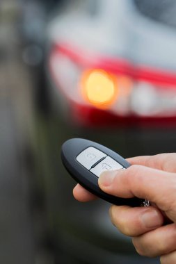 Araç güvenlik sistemi anahtar Fob ile aktive sürücüsünün yakın çekim