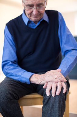 Komuta sizde acı Parkinson Diesease ile