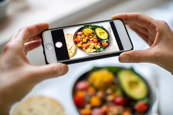 Close Up Of Woman Taking Photo Of Vegan Meal On Mobile Phone — Stock Photo, Image