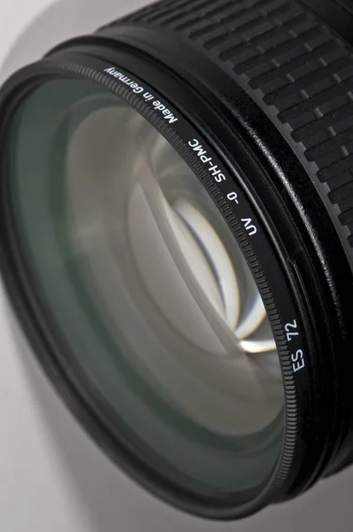 Nahaufnahme eines UV-UV-Filters am Ende einer Linse — Stockfoto