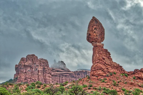 Arcos de arenito e aranhas rochosas do Parque Nacional dos Arcos em Utah — Fotografia de Stock