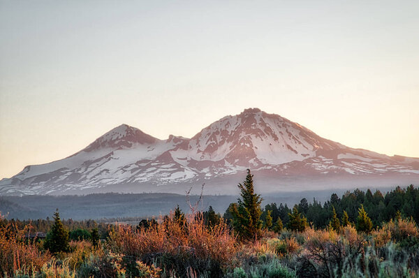 Mountains outside of Sisters, Oregon under the clear late aftern