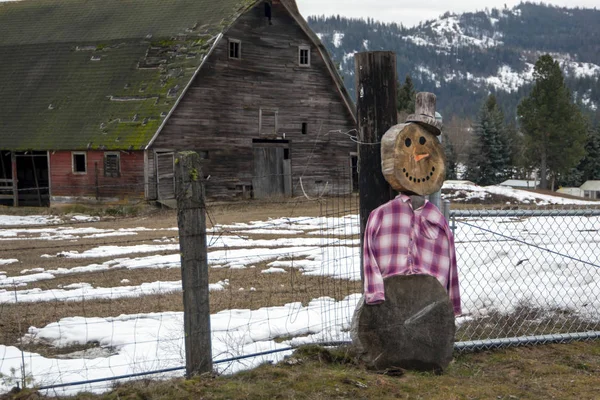 Brauner Schneemann Aus Holz Rot Karierten Hemd — Stockfoto