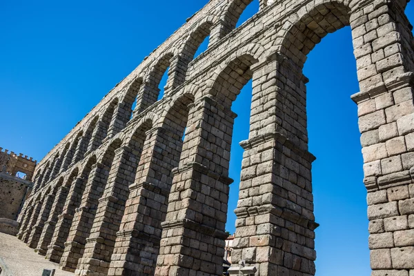 Antike römische Aquädukte in segovia, castilla y leon, spanien — Stockfoto