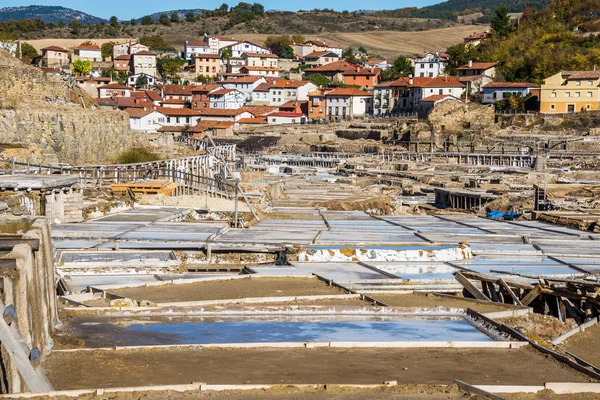 Saltgruvan dalen av Anana, gamla salt från Alava, Baskien, Spanien — Stockfoto