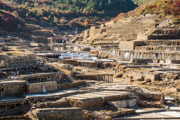 Saltgruvan dalen av Anana, gamla salt från Alava, Baskien, Spanien — Stockfoto