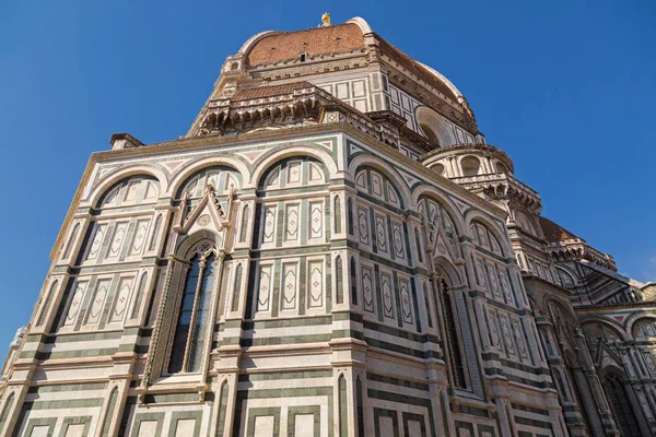 Exterieur en een koepel van Florence Kathedraal (Santa Maria del Fiore) — Stockfoto