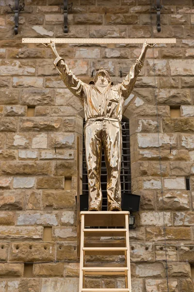 Statua in bronzo lucido dell'uomo che misura le nuvole a Firenze — Foto Stock