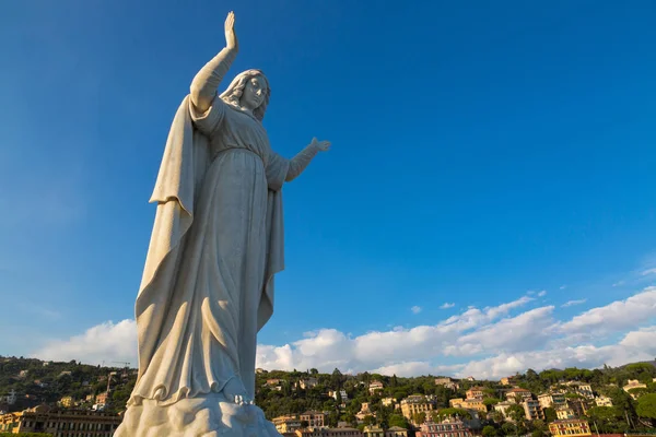 Estatua de Santa Margherita en el Golfo Tigullio de Santa Margherita Ligure, Italia —  Fotos de Stock