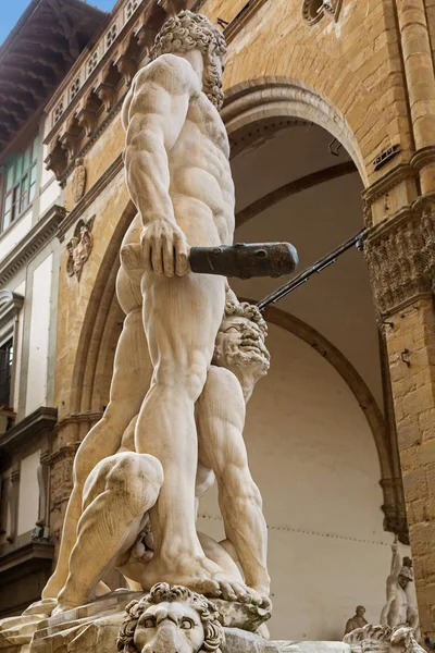 Estatua de escultura blanca de Hércules y Caco, por Baccio Bandinelli, Florencia, Italia —  Fotos de Stock