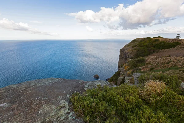 View of Bass sea Strait from lookout on top of the Nut Plateau in Stanley, Tasmania — Stock Photo, Image