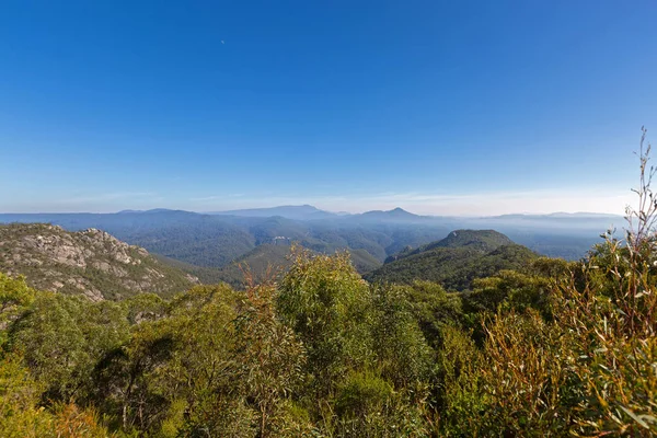 Okrągłe Mt sceniczny Lookout na drodze Olivers w Mount Roland rezerwy regionalne, Tasmania — Zdjęcie stockowe