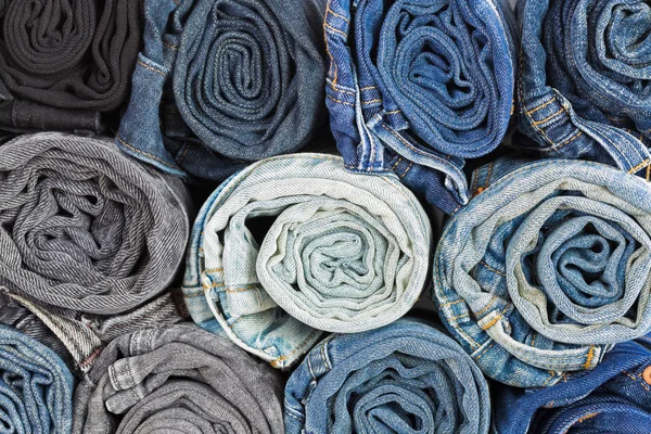 Closeup gerold blauwe jeans broek, dark blue denim broek — Stockfoto
