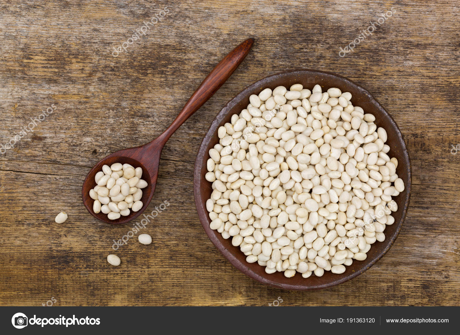 White pea beans, also called Navy bean, Pearl Haricot, Boston bean