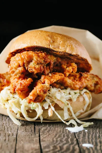 Fried Chicken Sandwich Southern Style Dark Background — Stock Photo, Image