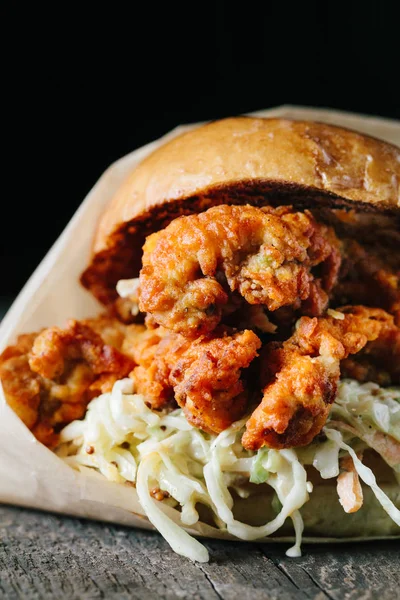 Fried Chicken Sandwich Southern Style Dark Background — Stock Photo, Image