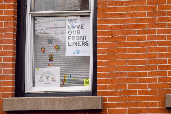 April 2020 Hoboken Sign Residential Window Supporting Front Line Workers — Stock Photo, Image