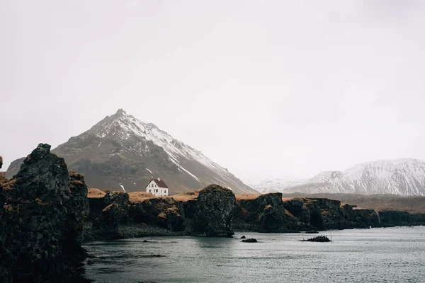 Arnarstapi 아이슬란드의 어촌의 해안을 — 스톡 사진