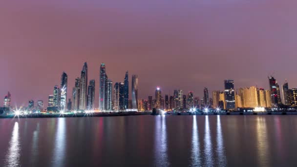 Timelapse de rascacielos en Dubai Marina, Sunrise, Dubai, Emiratos Árabes Unidos — Vídeo de stock