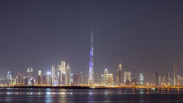 Dubai Skyline von Dubai Creek Harbour bis Dubai Downtown und Dubai Canal — Stockvideo