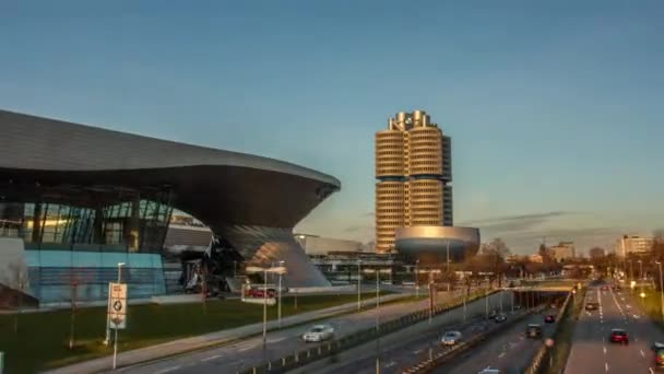 Hyperlapse dari gedung kantor pusat BMW. Munich, Jerman. — Stok Video