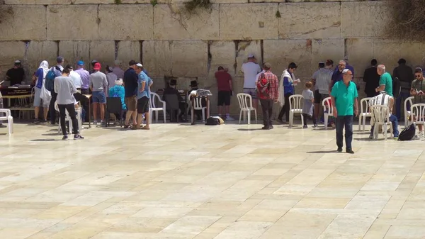 Die westliche mauer ist der heiligste ort des judentums in der alten stadt jerusalem, israel. — Stockfoto