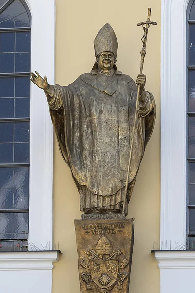 Papst benedikt Bronzestatue — Stockfoto