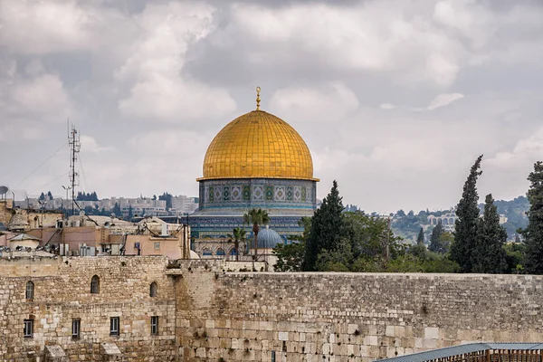 Mousque van Al-aqsa (koepel van de rots) in de oude stad - Jeruzalem — Stockfoto