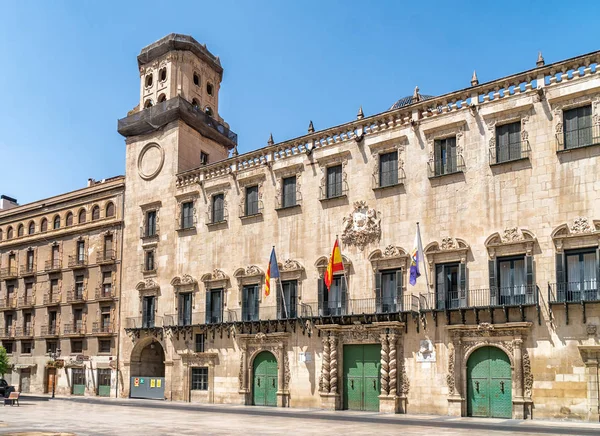 Eski bir ev. Belediye Binası. Alicante — Stok fotoğraf