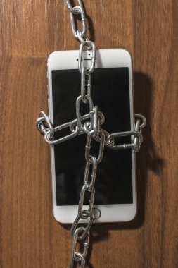 Akıllı telefon ve zincirler