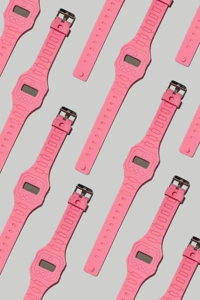 明るい色ピンク時計 — ストック写真