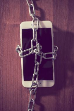 Akıllı telefon ve zincirler