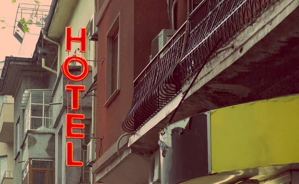 Małe tanie hotel — Zdjęcie stockowe