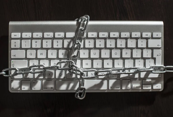 Ключі, замок і клавіатура . — стокове фото