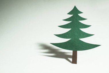 Kağıttan yapılmış Noel ağacı