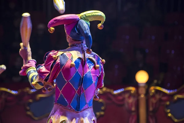 Hokkabazlar sirk ve seyirci — Stok fotoğraf