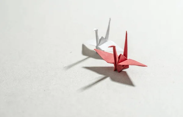 Cranes origami sobre papel — Fotografia de Stock