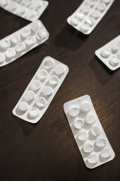 Białe pęcherze z lekami — Zdjęcie stockowe