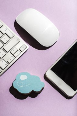 Smartphone, fare ve klavye bulut