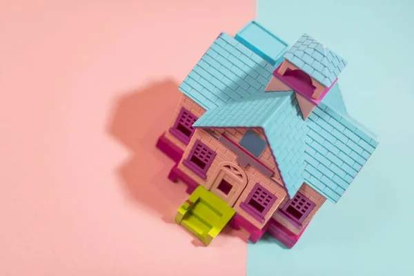 Jasne kolory modelu dom — Zdjęcie stockowe