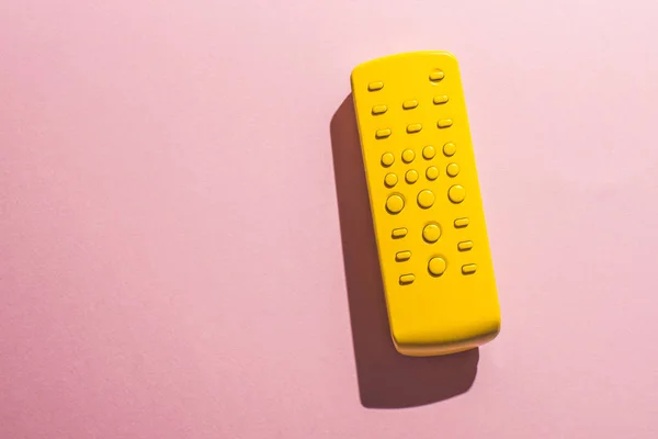 Gula Tv remote målade — Stockfoto