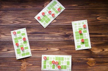 ahşap masa Bingo oynamak