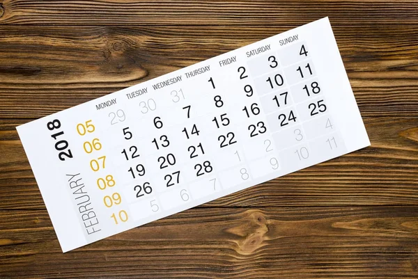 Februari 2018 kalender på träbord — Stockfoto