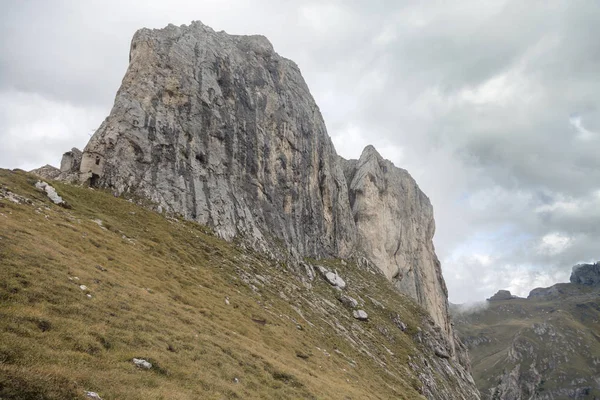 Rocky Mountain i Dolomiterna Alperna — Stockfoto