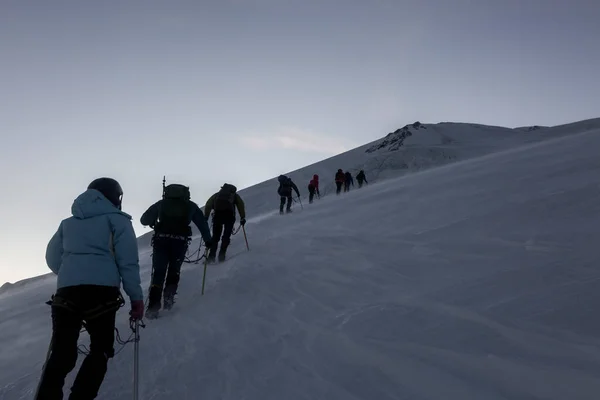 Huge Line Alpinists Ascending Mont Blanc Aiguille Gouter French Alps — Stock Photo, Image