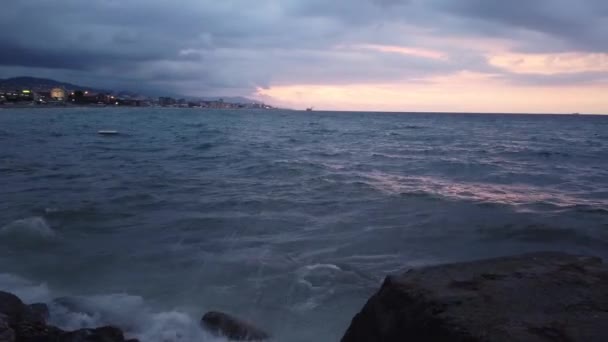 Vagues Orageuses Mer Tyrrhénienne Près Littoral Savone Coucher Soleil Italie — Video