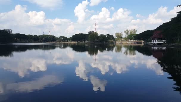 Nuage Ombre Dans Eau Nhong Krating Park Lampang — Video