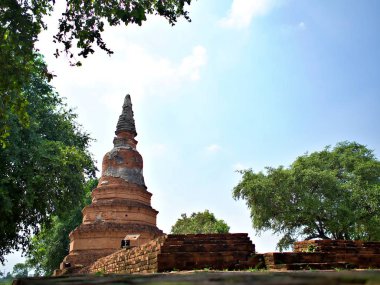 The ruin temple and the ancient pagoda in the Ayutthaya, Thailand