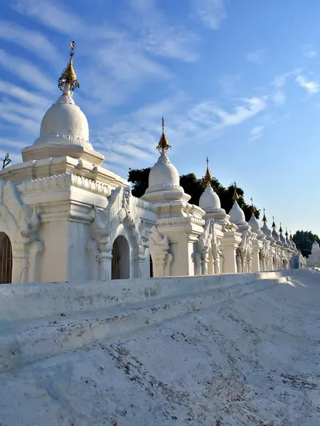 Pagoda Kuthodawa Pagody Vlnou Mraků Mandalaji Myanamr — Stock fotografie