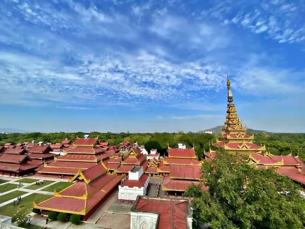 Die Hohe Ansicht Des Mandalay Palace Mit Himmel Und Wolke — Stockfoto